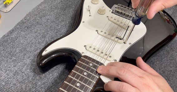 squier 40th anniversary stratocaster pickup height